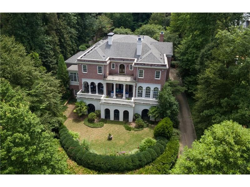 7 bedroom, 9,253 sq ft single family residence sold at 3669 Tuxedo Road, Atlanta, GA 30305