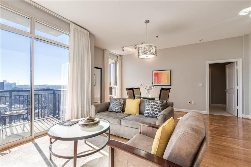 2 bedroom, 1,310 sq ft condominium sold at 2626 Peachtree Road 1005, Atlanta, GA 30305