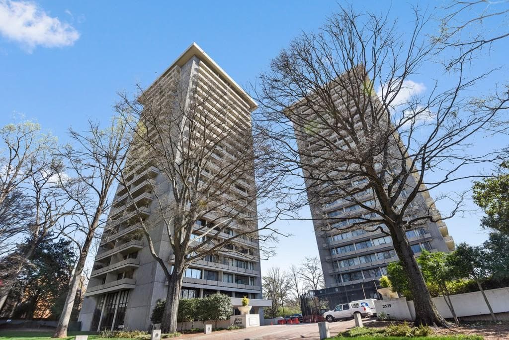 4 bedroom, 3,188 sq ft condominium sold at 2575 Peachtree Road 19-AB, Atlanta, GA 30305