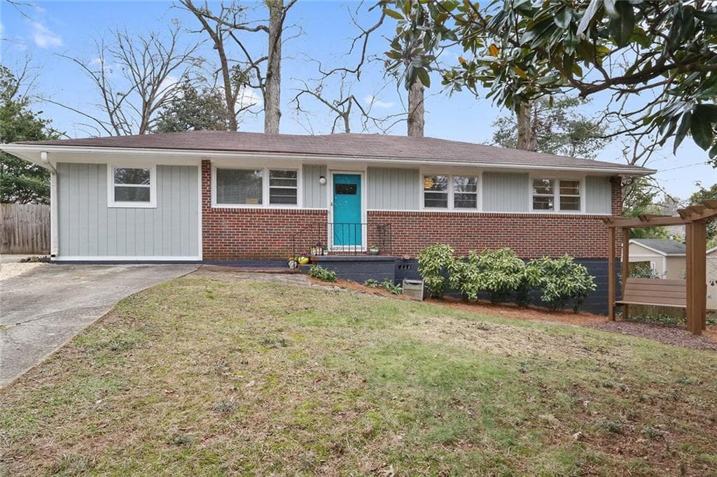 3 bedroom, 1,380 sq ft single family residence sold at 811 Whelchel Drive, Decatur, GA 30033