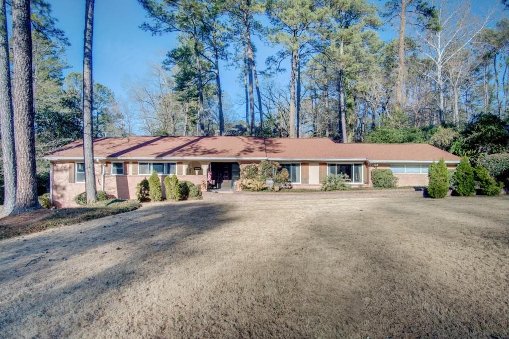 1595 Wesley Parkway, Atlanta, GA 30327 — most recent listing photo