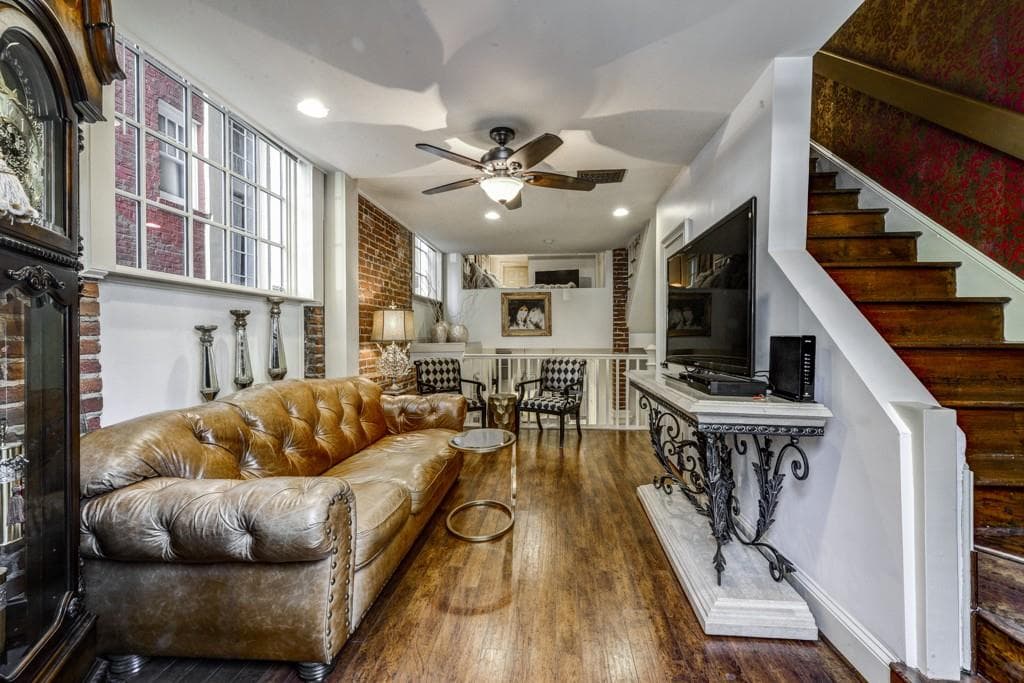 3 bedroom, 1,535 sq ft condominium sold at 2840 Peachtree Road 105, Atlanta, GA 30305