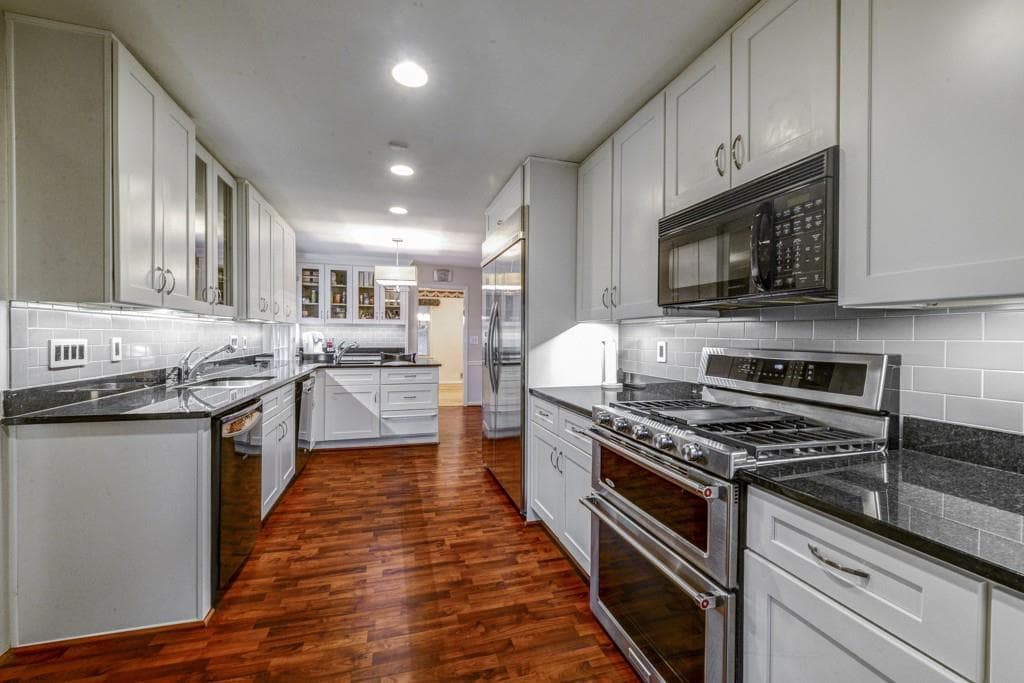 4 bedroom, 3,197 sq ft single family residence sold at 1555 Rainier Falls Drive, Atlanta, GA 30329
