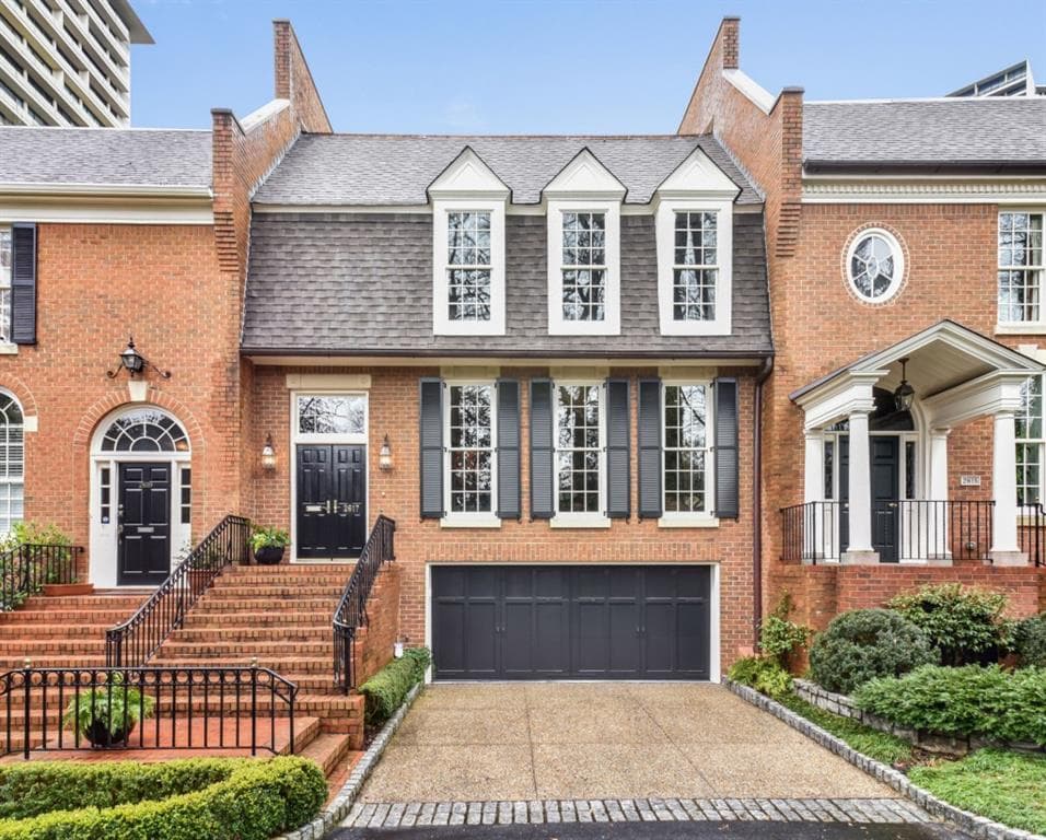 4 bedroom, 4,663 sq ft townhouse sold at 2617 Peachtree Road, Atlanta, GA 30305