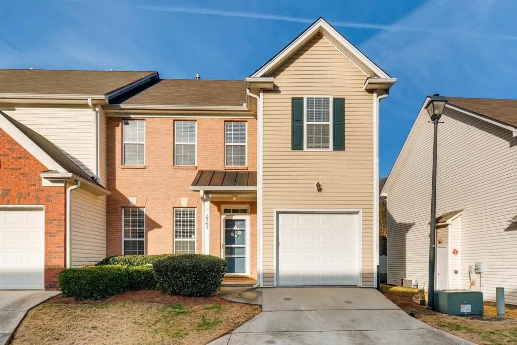 3 bedroom, 1,851 sq ft townhouse sold at 2545 Avery Park Circle, Atlanta, GA 30360