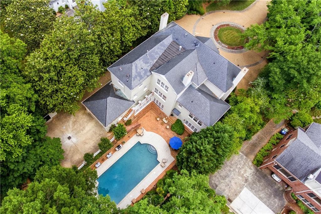 5 bedroom, 8,600 sq ft single family residence sold at 3134 Arden Road, Atlanta, GA 30305
