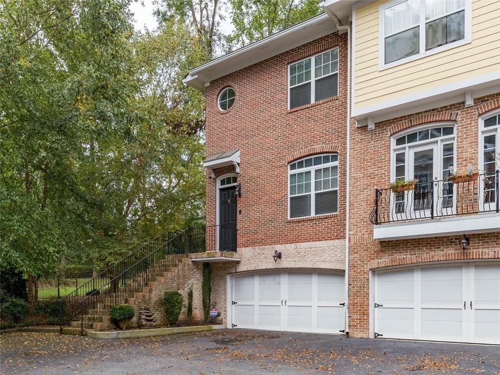 3 bedroom, 2,385 sq ft townhouse sold at 1133 Scott Boulevard 9, Decatur, GA 30030