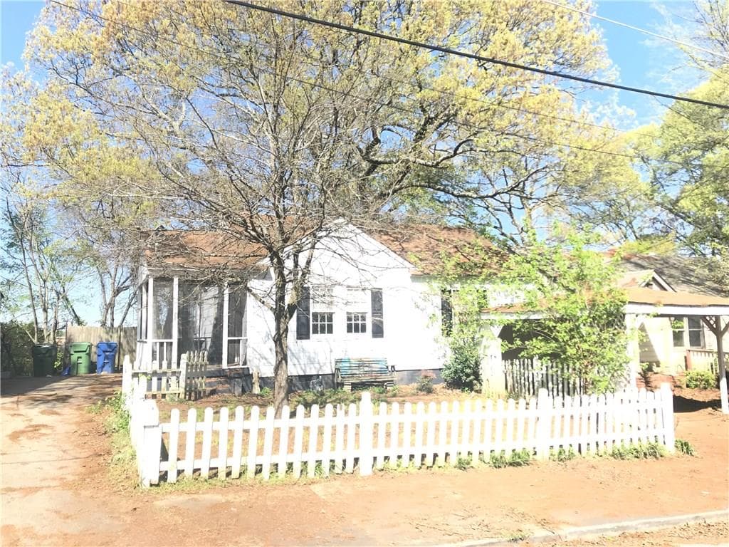 2 bedroom, 720 sq ft single family residence sold at 471 Glenwood Place, Atlanta, GA 30316