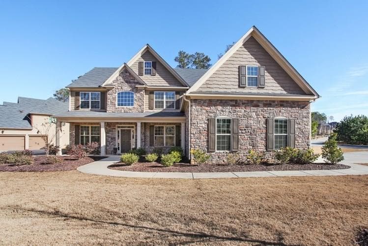 5 bedroom, 3,963 sq ft single family residence sold at 134 Lakestone Parkway, Woodstock, GA 30188