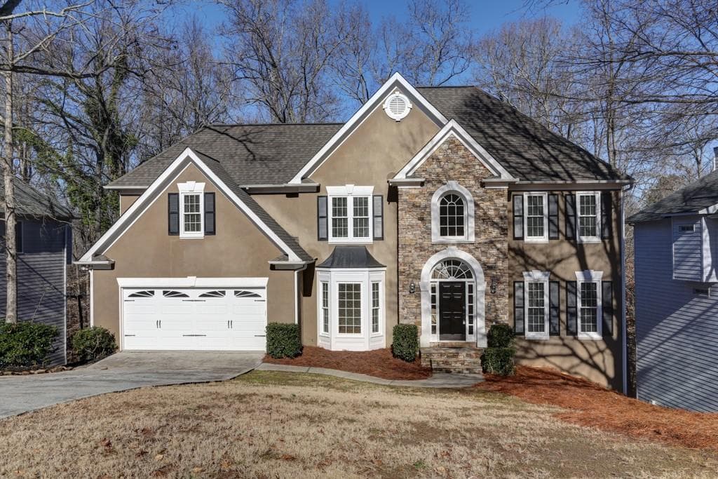 4 bedroom, 2,956 sq ft single family residence sold at 5525 Ashewoode Downs Drive, Alpharetta, GA 30005