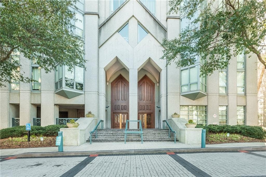 1 bedroom, 807 sq ft condominium sold at 2870 Pharr Court 407, Atlanta, GA 30305
