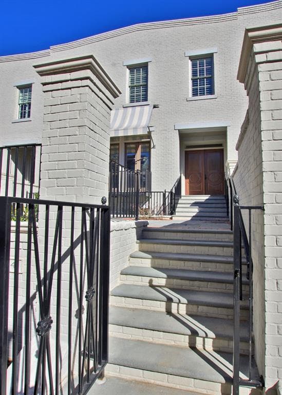 3 bedroom, 3,512 sq ft townhouse sold at 214 Calypso Circle, Atlanta, GA 30305