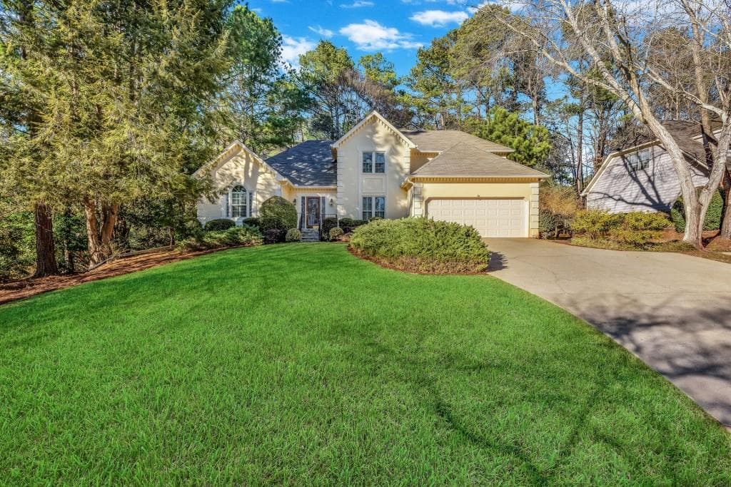 4 bedroom, 2,852 sq ft single family residence sold at 2745 Lakewind Court, Alpharetta, GA 30005