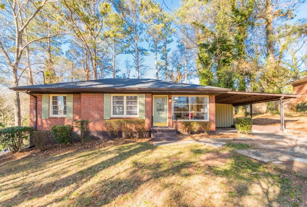 4 bedroom, 1,435 sq ft single family residence sold at 3186 Beech Drive, Decatur, GA 30032