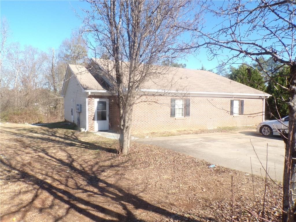 duplex sold at 234 Wood Avenue, Winder, GA 30680