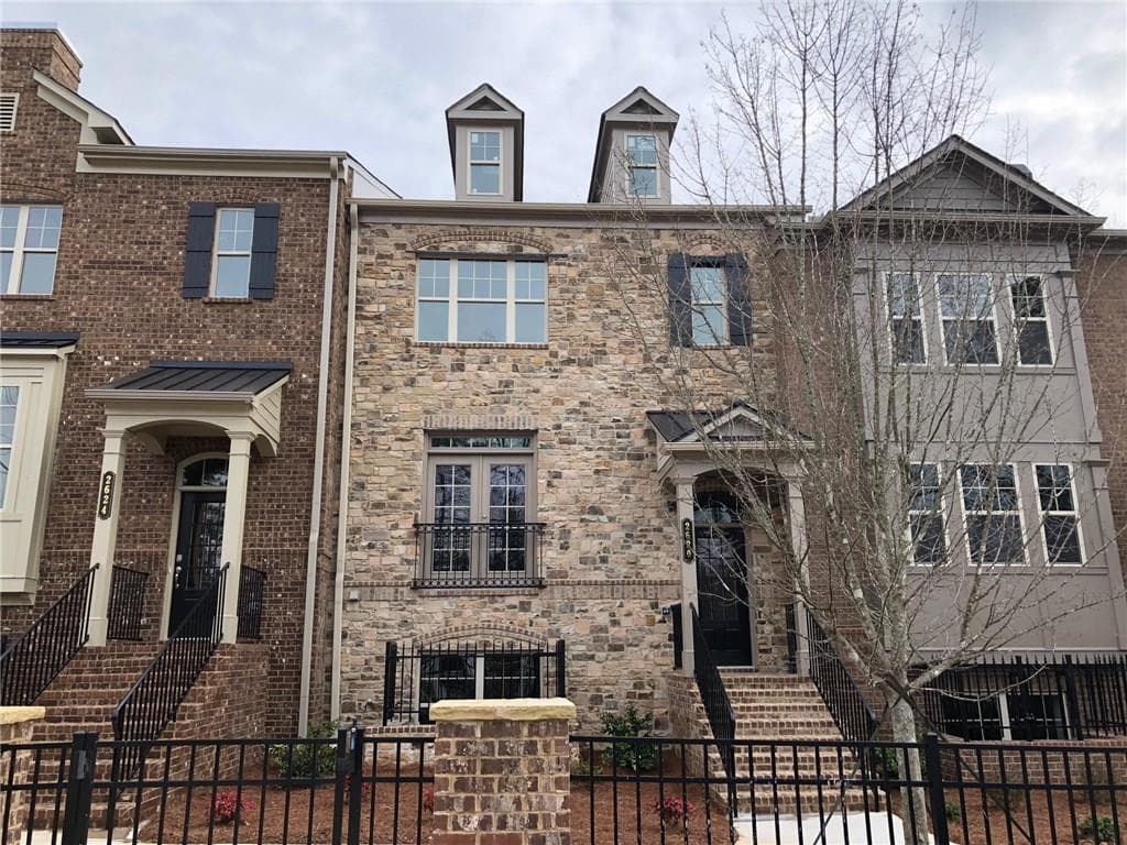 4 bedroom, 2,540 sq ft townhouse sold at 2620 Vintage Drive, Alpharetta, GA 30009