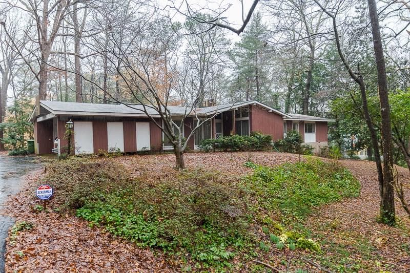 4 bedroom, 2,499 sq ft single family residence sold at 4075 Glen Devon Drive, Atlanta, GA 30327
