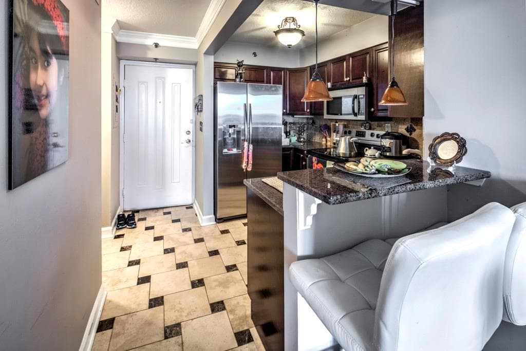 1 bedroom, 543 sq ft condominium sold at 2870 Pharr Court South 2403, Atlanta, GA 30305