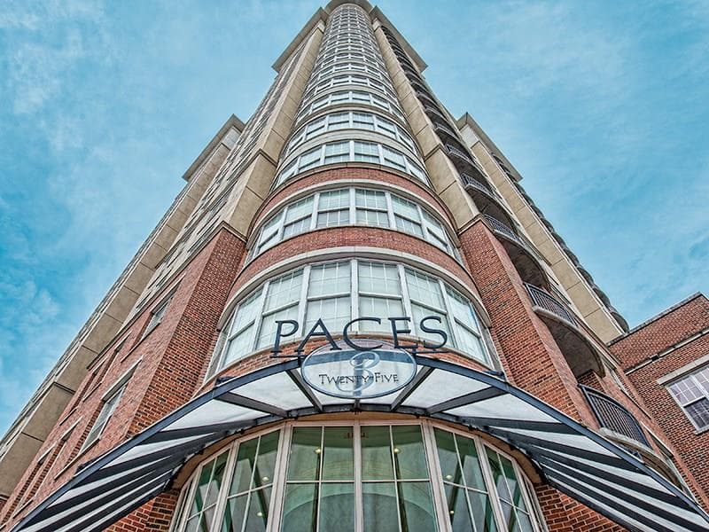 1 bedroom, 869 sq ft condominium sold at 325 E Paces Ferry Road 704, Atlanta, GA 30305