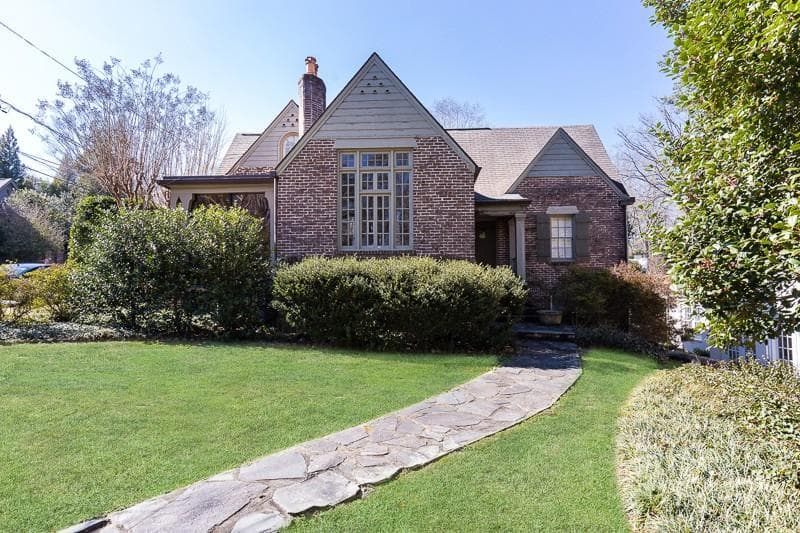 3 bedroom single family residence sold at 2520 Dellwood Drive, Atlanta, GA 30305
