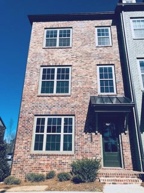 3 bedroom, 2,025 sq ft townhouse sold at 10132 Windalier Way, Roswell, GA 30076