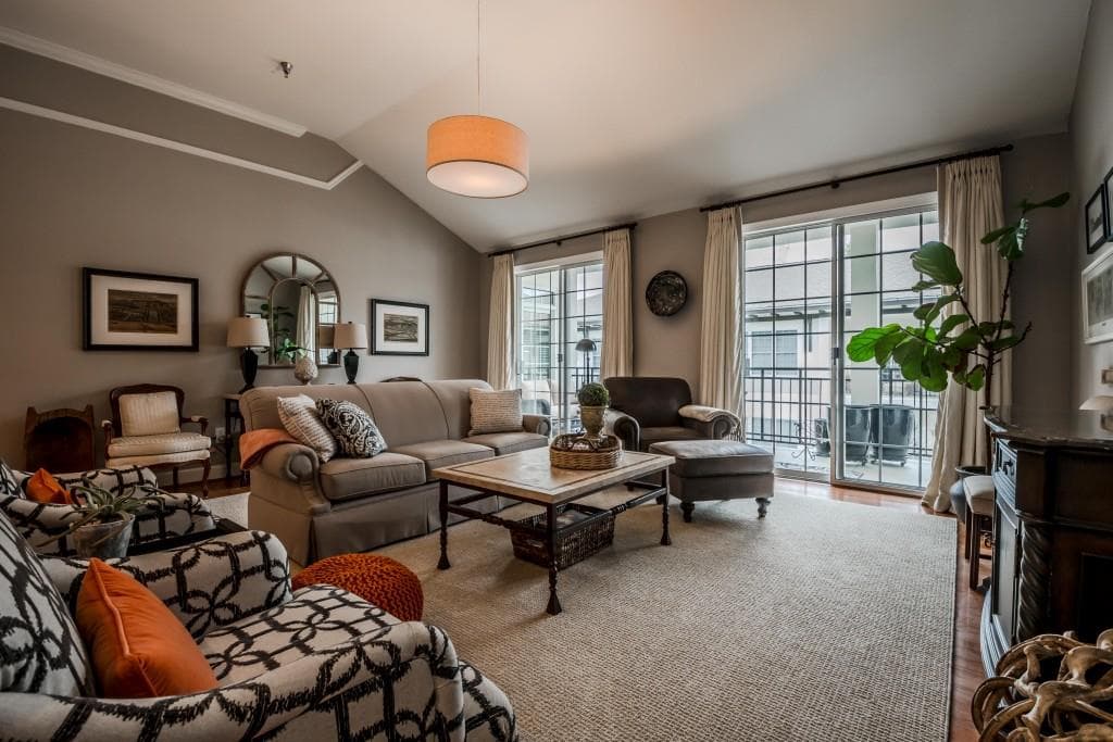 3 bedroom, 2,420 sq ft condominium sold at 3101 Howell Mill Road 327, Atlanta, GA 30327