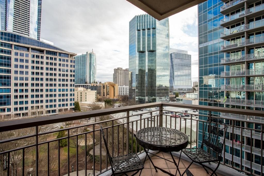 2 bedroom, 1,424 sq ft condominium sold at 3334 Peachtree Road 703, Atlanta, GA 30326