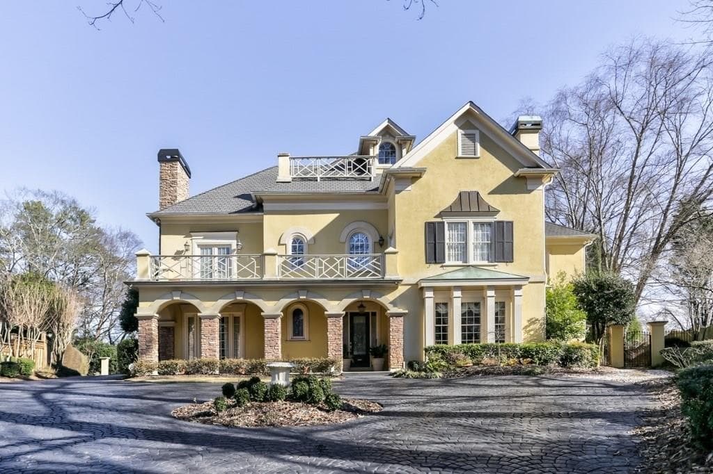 6 bedroom, 6,120 sq ft single family residence sold at 5415 Vernon Walk, Atlanta, GA 30327