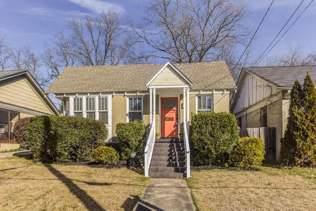 2 bedroom, 1,100 sq ft single family residence sold at 1102 Hawthorne Street, Atlanta, GA 30307