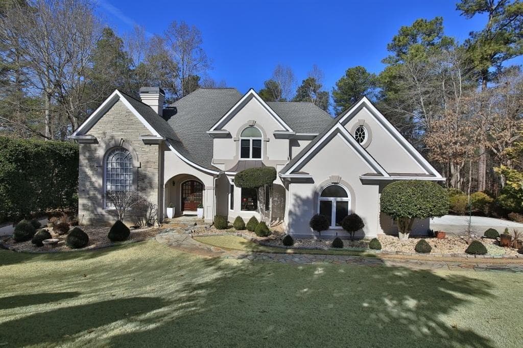 5 bedroom, 4,253 sq ft single family residence sold at 430 Thornwyck Trail, Roswell, GA 30076