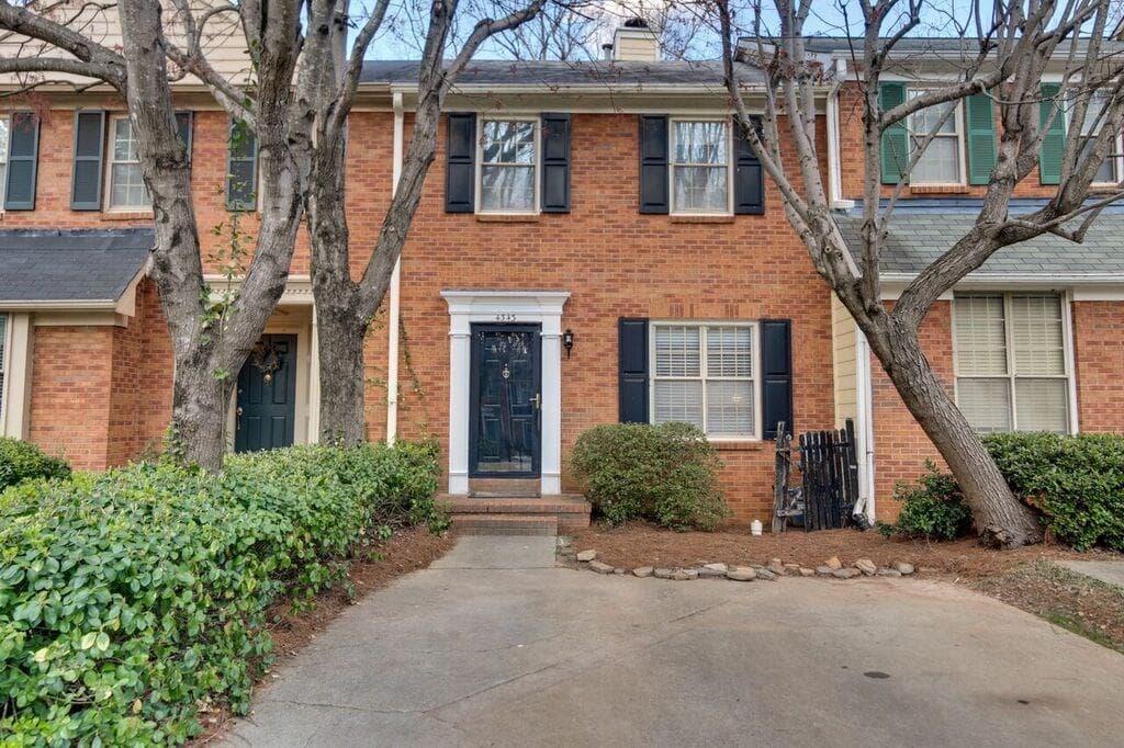 3 bedroom, 1,986 sq ft townhouse sold at 4343 Ivy Glen Court, Smyrna, GA 30082