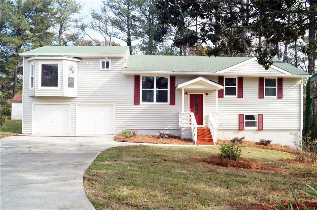 6 bedroom, 3,141 sq ft single family residence sold at 2830 Vicksburg Court, Decatur, GA 30034