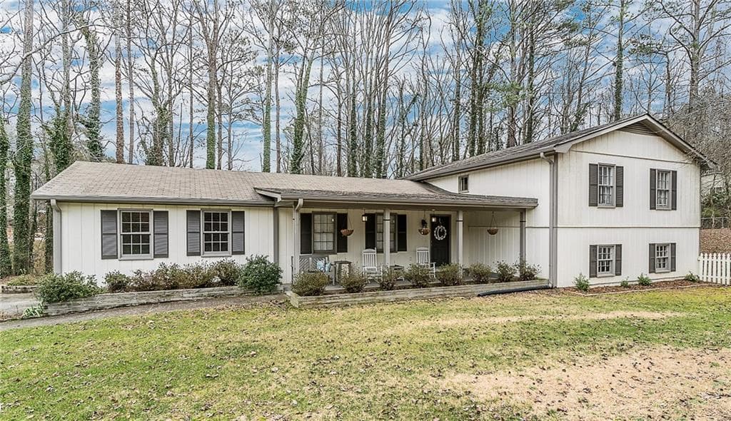 4 bedroom, 1,756 sq ft single family residence sold at 1345 Lake Charles Drive, Roswell, GA 30075