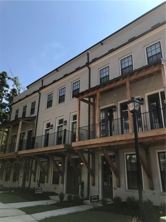 2065 Wheaton Way 19, Sandy Springs, GA 30328 — most recent listing photo