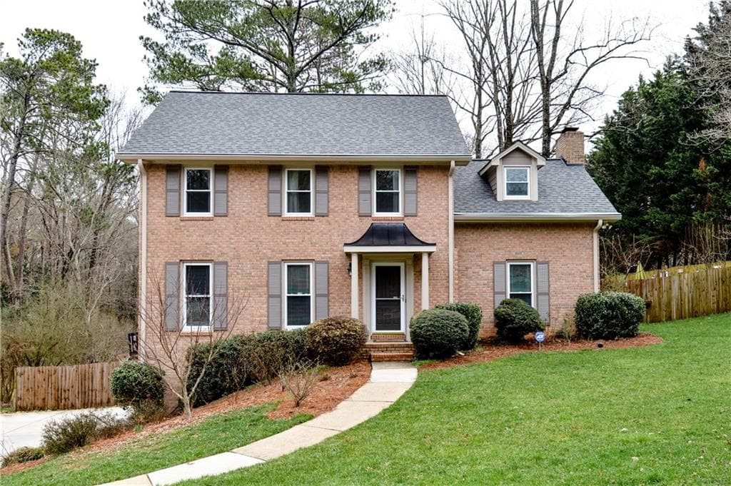 4 bedroom, 2,177 sq ft single family residence sold at 210 Wickerberry Hollow, Roswell, GA 30075