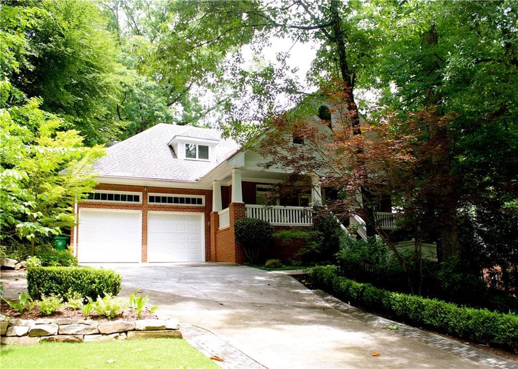 4 bedroom, 5,054 sq ft single family residence sold at 1240 Beech Haven Road, Atlanta, GA 30324