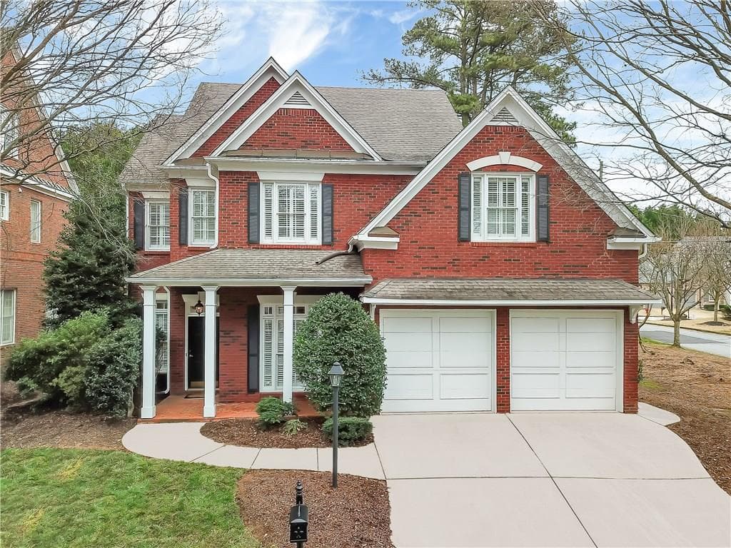 3 bedroom, 2,627 sq ft single family residence sold at 1847 Hedge Rose Drive, Brookhaven, GA 30324