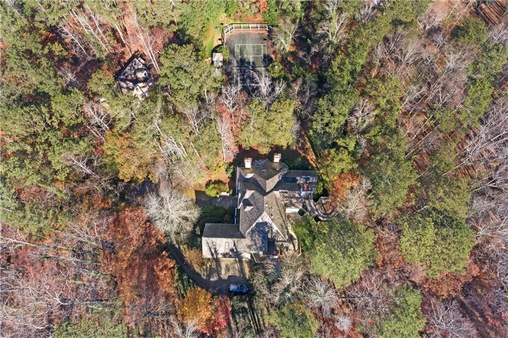 4 bedroom, 6,866 sq ft single family residence sold at 11275 Bowen Road, Roswell, GA 30075