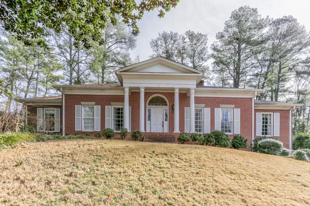 4 bedroom, 2,520 sq ft single family residence sold at 2473 Hyde Manor Drive, Atlanta, GA 30327