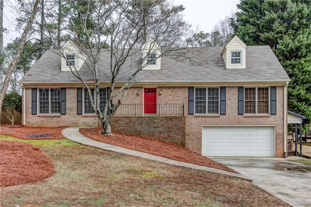 4 bedroom, 4,472 sq ft single family residence sold at 1375 Mosswood Lane, Smyrna, GA 30082