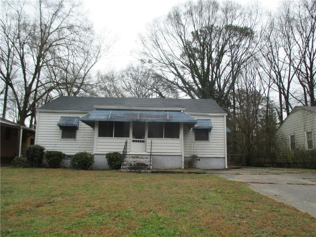 4 bedroom, 1,575 sq ft single family residence sold at 2482 Spring Garden Drive, Atlanta, GA 30315