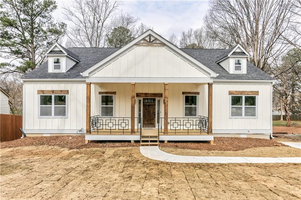 4 bedroom, 2,890 sq ft single family residence sold at 1295 Pierce Avenue, Smyrna, GA 30080