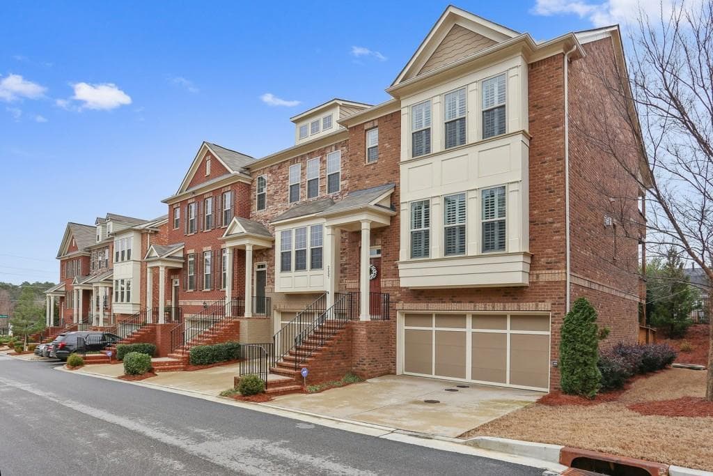 3 bedroom, 2,050 sq ft townhouse sold at 2557 Sibley Drive, Atlanta, GA 30324