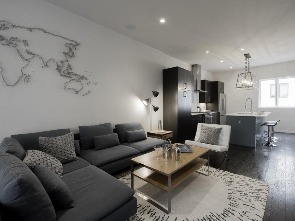 3 bedroom, 1,908 sq ft townhouse sold at 600 Bonaventure Avenue 11, Atlanta, GA 30306