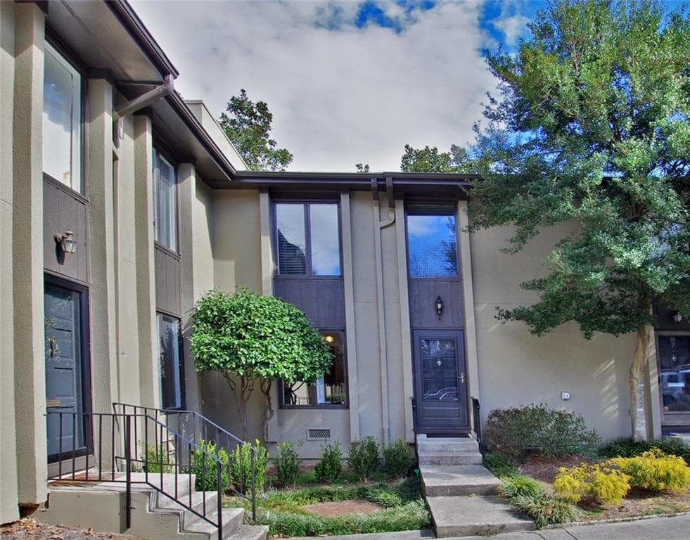 3 bedroom, 1,798 sq ft townhouse sold at 85 Ivy Trail, Atlanta, GA 30342
