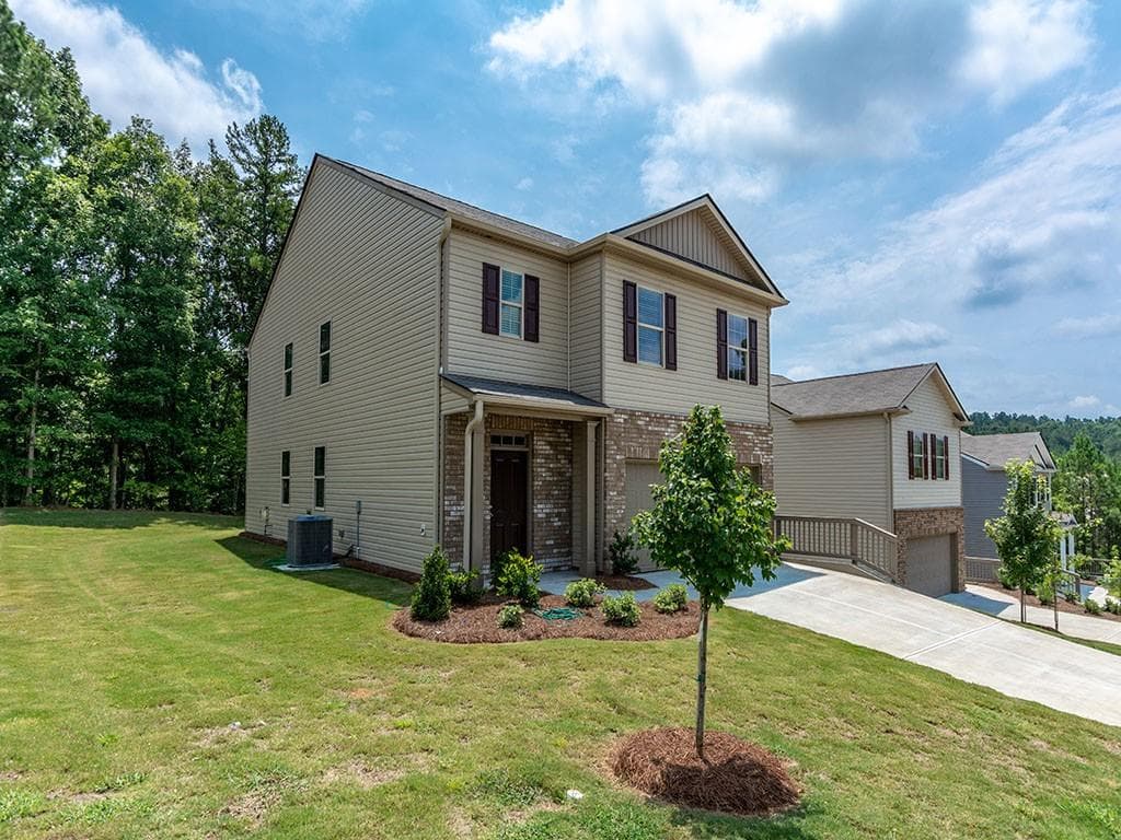 5 bedroom, 2,361 sq ft single family residence sold at 303 Arbor Creek Drive, Dallas, GA 30157