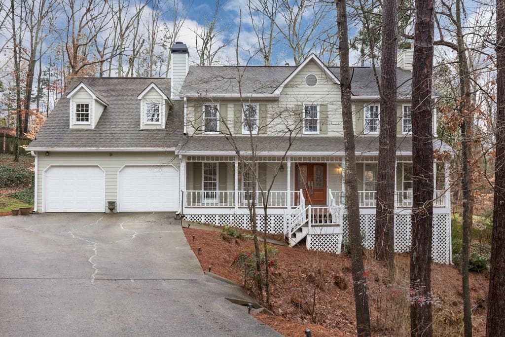 4 bedroom, 3,148 sq ft single family residence sold at 370 Spring Ridge Trace, Roswell, GA 30076