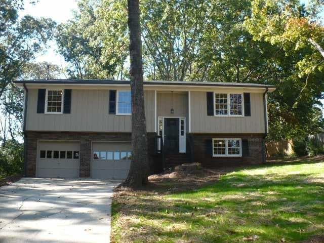 4 bedroom, 1,872 sq ft single family residence sold at 4881 OLD BRIAR Trail, Douglasville, GA 30135