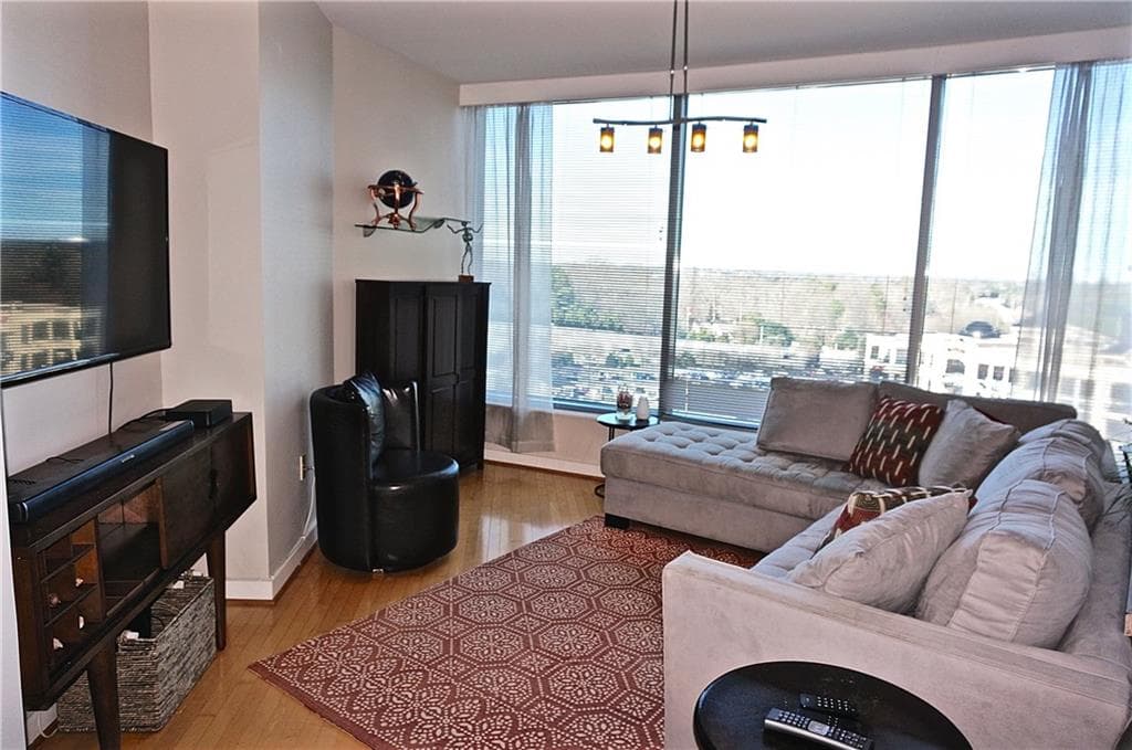 1 bedroom, 781 sq ft condominium sold at 3338 Peachtree Road 904, Atlanta, GA 30326
