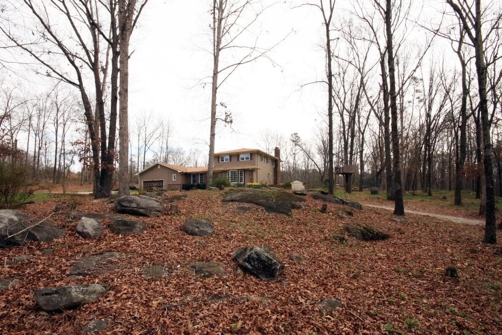 5 bedroom, 2,016 sq ft single family residence sold at 990 Academy Church Road, Jefferson, GA 30549